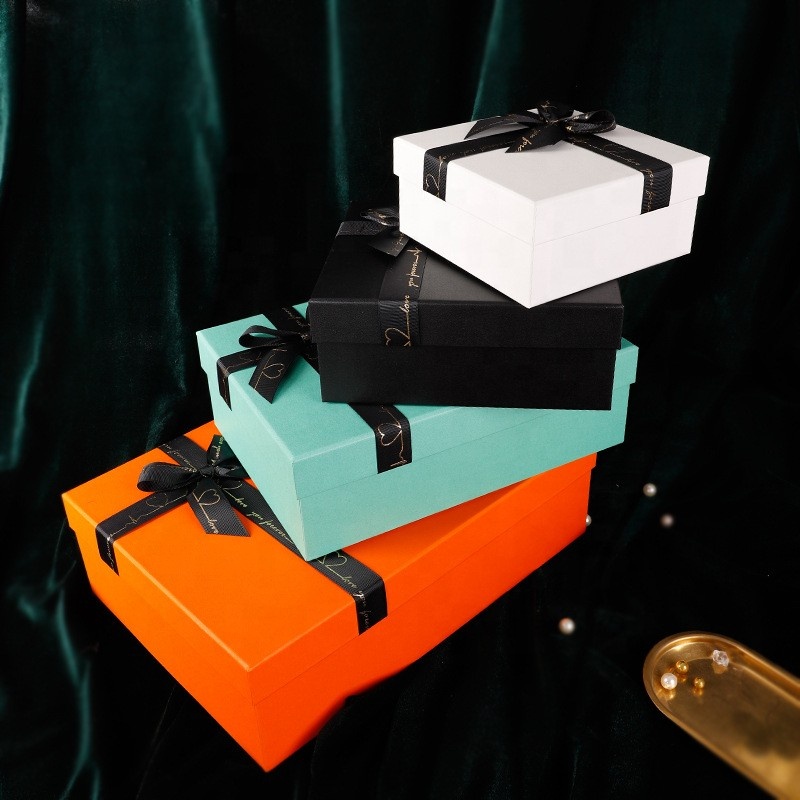 Boîte-cadeau en papier exquis emballage boîte-cadeau boîte d'expédition recyclée emballage personnalisé pour vêtements