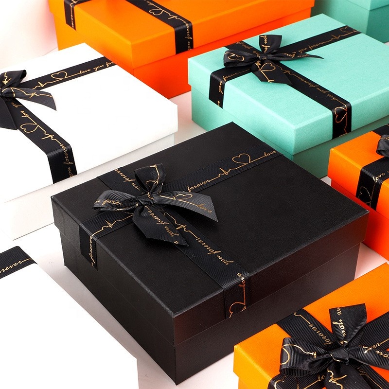 Boîte-cadeau en papier exquis emballage boîte-cadeau boîte d'expédition recyclée emballage personnalisé pour vêtements